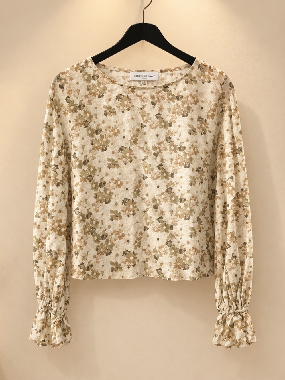 Something Navy Cream and Tan Floral Ruffle-Cuff Blouse